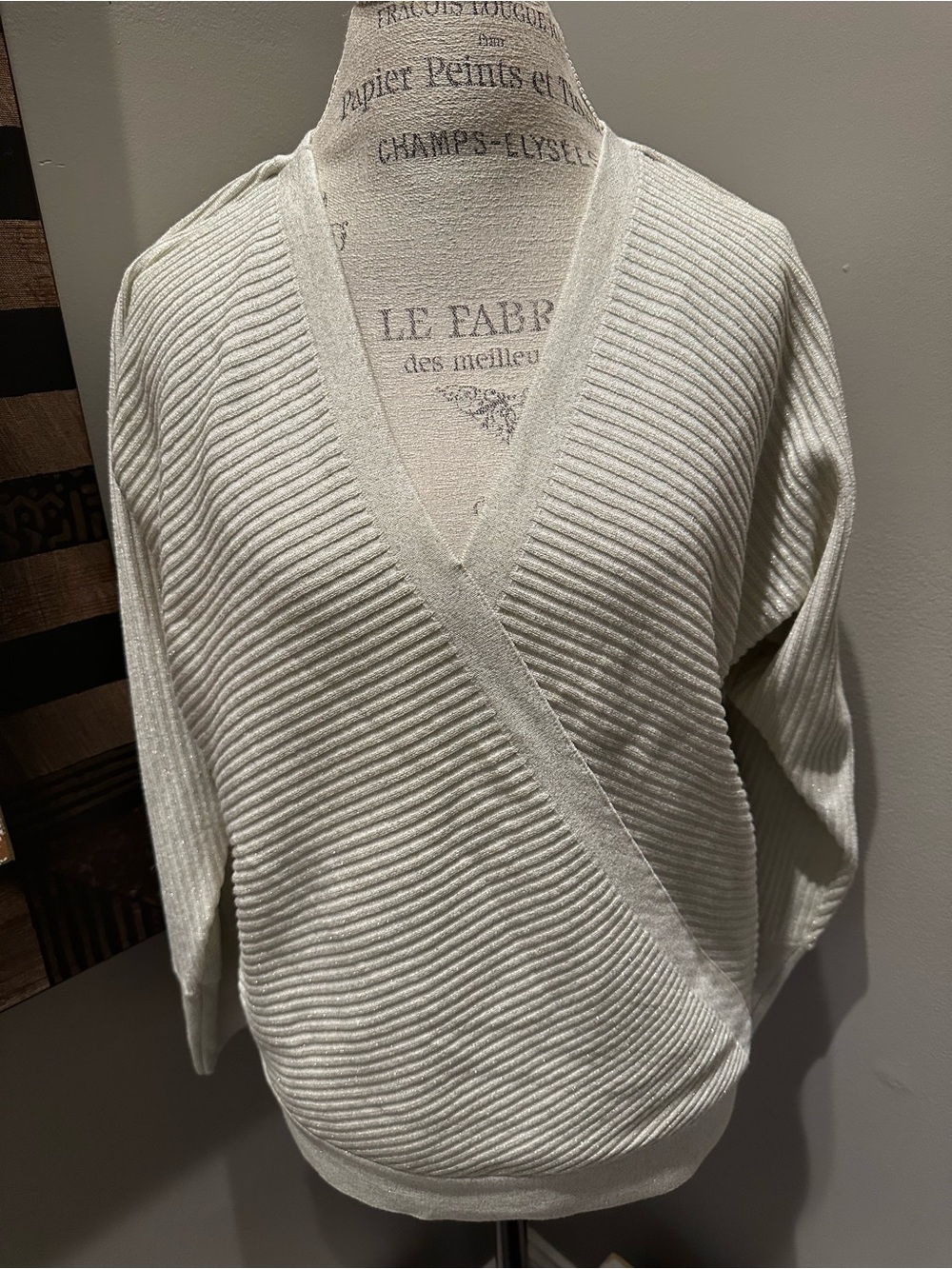 JM Collection Cream Ribbed Faux Wrap V-Neck Sweater EUC